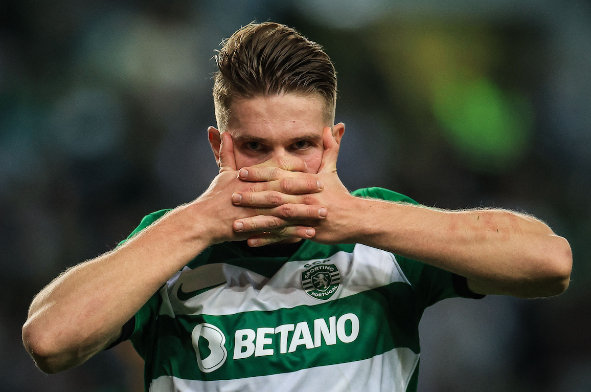 Victor Gyokeres repete feito raro de lenda do Sporting na Liga dos Campeões de há 42 anos